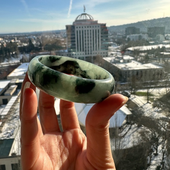 Jadeite Bangle diameter 57 mm - Picture 12 of 13